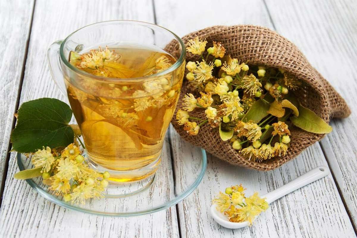 Unsweetened herbal tea is another excellent low-calorie alternative to sugary drinks.